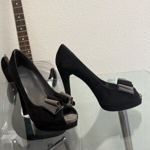 Stuart Weitzman Black Heels with Gray Bow